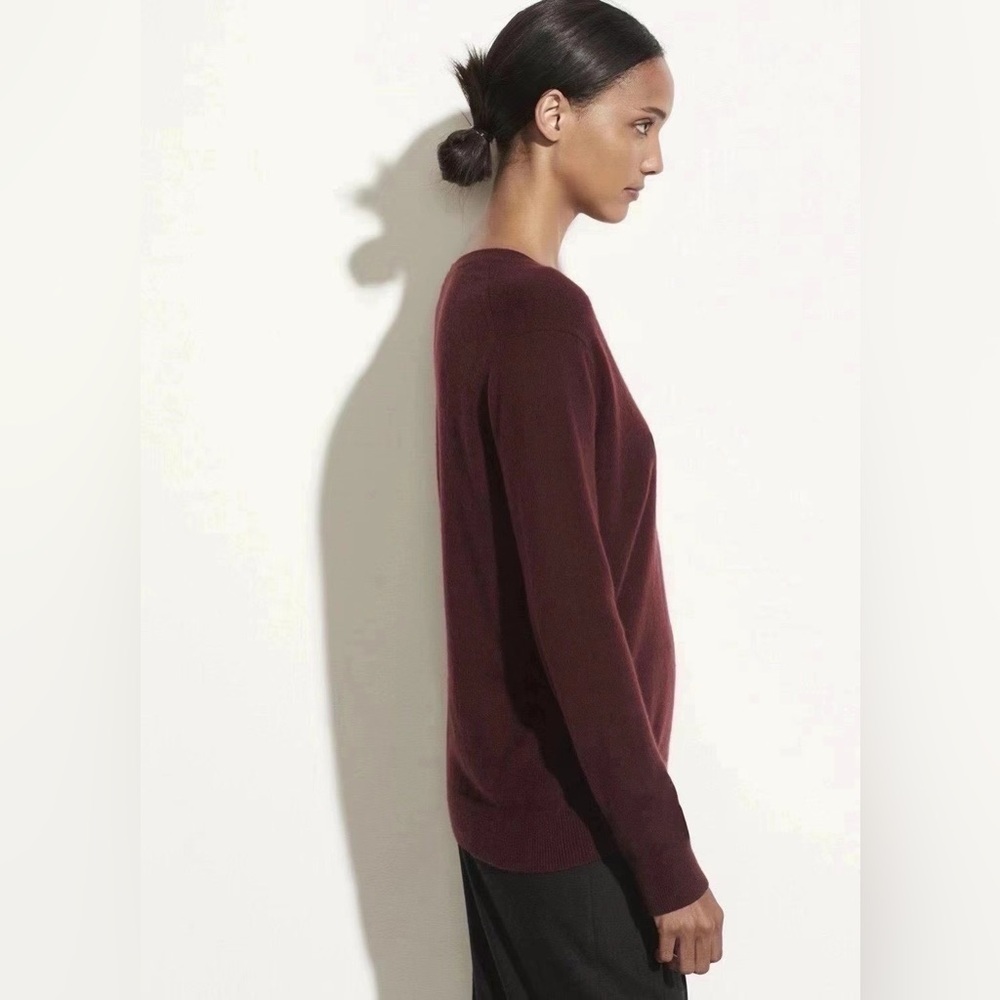 NWT Vince Weekend V-Neck Cashmere Sweater in Black Plum - Picture 4 of 5